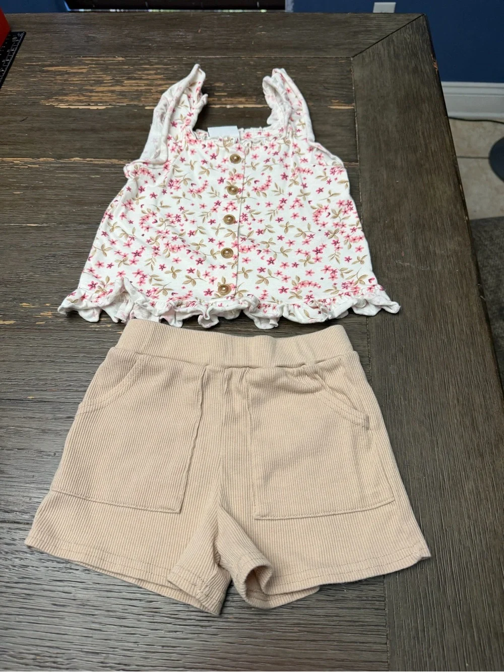 Nicole Miller Beige Ribbed Lounge Shorts Set size 4
